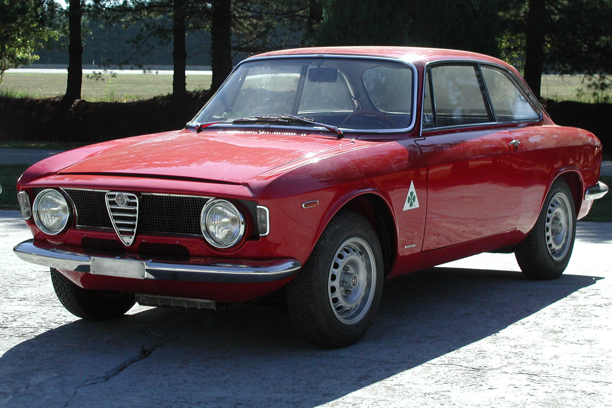 201122213050_alfa-romeo-gta.jpg